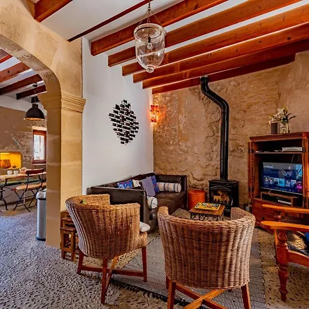 Sienna Townhouse - Charming House Central Old Town Holiday home *