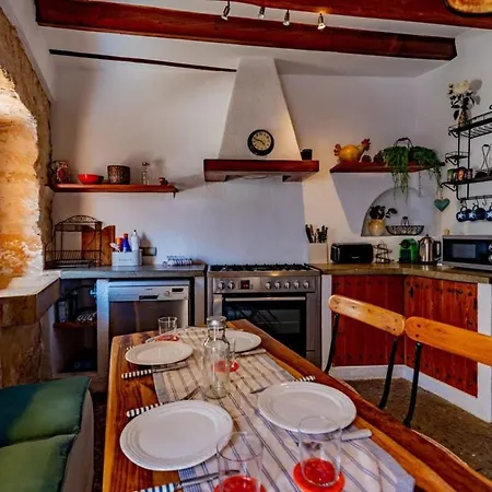 Holiday home Sienna Townhouse - Charming House Central Old Town