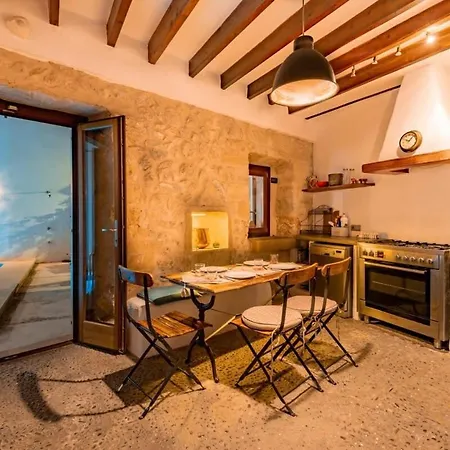 Sienna Townhouse - Charming House Central Old Town Holiday home *