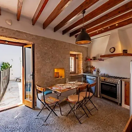 Sienna Townhouse - Charming House Central Old Town * Pollenca